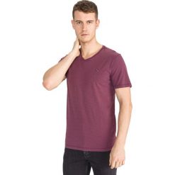 Jack & Jones Carlin Koszulka Czerwony. Czerwone podkoszulki męskie Jack & Jones, l, w paski, z bawełny, vintage, bez kołnierzyka, krótkie. Za 87,95 zł.