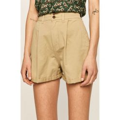 Pepe Jeans - Szorty Mamba. Zielone szorty damskie Pepe Jeans, bez wzorów, z bawełny, casualowe. W wyprzedaży za 199,90 zł.