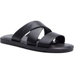 Klapki LASOCKI FOR MEN MB-CASCAIS-11. Czarne kapcie męskie Lasocki For Men, bez wzorów, ze skóry. Za 99,99 zł.