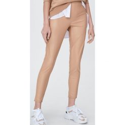 Legginsy z skóry pu - Beżowy. Brązowe legginsy damskie Sinsay, s, ze skóry. Za 39,99 zł.