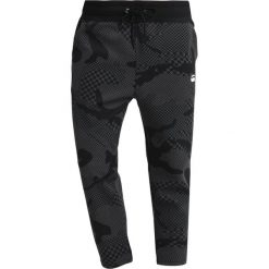 GStar RODIS CAMO CROPPED SW PANT Spodnie treningowe dark black/night. Czarne spodnie dresowe męskie G-Star, z bawełny. Za 419,00 zł.