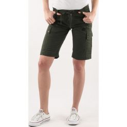Nike Szorty Zielony. Zielone szorty damskie Nike, bez wzorów, z bawełny. Za 145,95 zł.