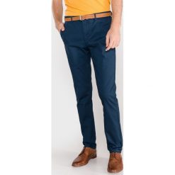 Scotch & Soda Stuart Spodnie Niebieski. Niebieskie spodnie męskie Scotch & Soda, w paski, z elastanu. Za 402,95 zł.