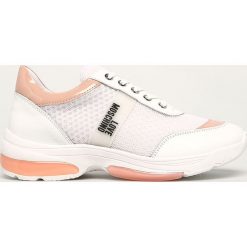 Love Moschino - Buty. Białe buty sportowe damskie Love Moschino, ze skóry. Za 899,90 zł.