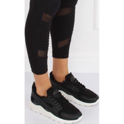 Buty sportowe czarne LA18P BLACK. Czarne buty sportowe damskie obuwie damskie, z tkaniny. Za 82,62 zł.