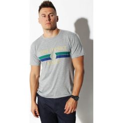 T-shirt Edward Orlovski "Stripes" Grey. Szare t-shirty męskie Edward Orlovski, xl, bez wzorów, z elastanu, eleganckie, z włoskim kołnierzykiem. Za 49,00 zł.