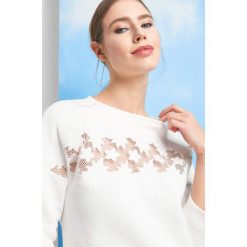 Bluza z siateczką i haftem. Brązowe koszulki damskie Orsay, xs, z haftami, z bawełny, bez kołnierzyka, bez rękawów. W wyprzedaży za 60,00 zł.