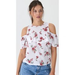 Bluzka typu cold shoulder - Kremowy. Białe bluzki damskie House, s, bez wzorów, bez kołnierzyka, bez rękawów. Za 59,99 zł.