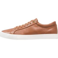Tenisówki męskie: Zalando Essentials Tenisówki i Trampki cognac