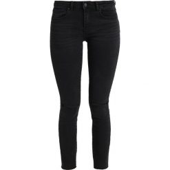 Gina Tricot EMMA JEANS Jeansy Slim Fit grey denim. Szare jeansy damskie relaxed fit marki Gina Tricot, z bawełny. W wyprzedaży za 143,65 zł.