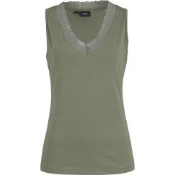 Top z ażurową koronką bonprix oliwkowy. Zielone bluzki damskie bonprix, w koronkowe wzory, z koronki, bez kołnierzyka, bez rękawów. Za 32,99 zł.