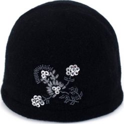 Czapki damskie: Art of Polo Czapka damska wełniana Elegancja flory czarna