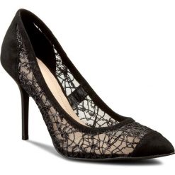 Szpilki SOLO FEMME - 34248-56-020/G44-04-00 Czarny. Czarne szpilki zamszowe Solo Femme, bez wzorów, eleganckie, bez obcasa, na obcasie, bez zapięcia. W wyprzedaży za 209,00 zł.