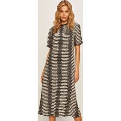 Armani Exchange - Sukienka. Czarne sukienki damskie Armani Exchange, na co dzień, s, bez wzorów, z poliesteru, casualowe, z okrągłym kołnierzem, z krótkim rękawem, krótkie, mini, proste. Za 639,90 zł.