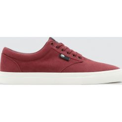 Bordowe tenisówki teen basic. Czerwone buty sportowe męskie marki Pull&Bear, bez wzorów, sportowe, bez zapięcia. Za 99,90 zł.