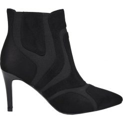 BOTKI Z EKO ZAMSZU. Czarne botki damskie Top Secret, na lato, z zamszu, eleganckie, bez obcasa, bez zapięcia. W wyprzedaży za 139,99 zł.