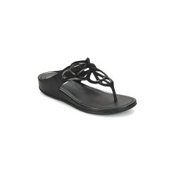 Japonki FitFlop BUMBLE TOEPOST. Czarne klapki damskie FitFlop, bez wzorów, bez obcasa. W wyprzedaży za 314,30 zł.