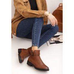 Brązowe Botki It's Better. Pomarańczowe botki damskie Renee, bez obcasa, na płaskiej podeszwie, bez zapięcia. W wyprzedaży za 129,99 zł.