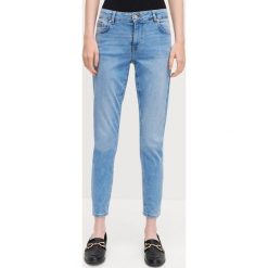Jeansy slim push up - Niebieski. Niebieskie jeansy damskie Reserved. Za 79,99 zł.