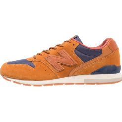 New Balance MRL996 Tenisówki i Trampki tan. Czerwone trampki męskie New Balance, z materiału. W wyprzedaży za 407,20 zł.