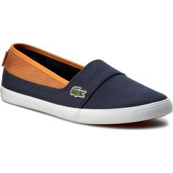 Tenisówki LACOSTE - Marice 217 1 CAJ 7-33CAJ1027325 Nvy/Org. Niebieskie półbuty damskie Lacoste, bez wzorów, z gumy, bez zapięcia. W wyprzedaży za 199,00 zł.