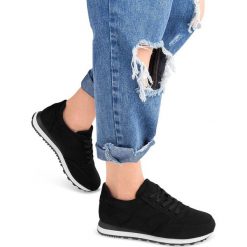 Buty sportowe damskie Marquiiz W-3077 Czarne. Czarne buty sportowe damskie Marquiiz, bez wzorów, z tkaniny, sportowe, trekkingowe. Za 74,00 zł.