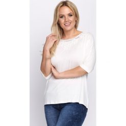 Biała Bluzka Arcane. Białe bluzki damskie Born2be, xl, bez wzorów, z dzianiny, bez kołnierzyka, bez rękawów. Za 49,99 zł.