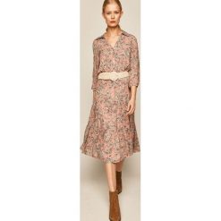 Medicine - Sukienka Boho Breeze. Różowe sukienki damskie MEDICINE, na co dzień, s, w paski, z wiskozy, casualowe, bez kołnierzyka, bez rękawów, mini, proste. Za 179,90 zł.