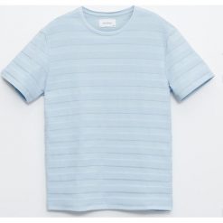 T-shirt z prążkowanej dzianiny - Niebieski. Niebieskie t-shirty męskie Reserved, s, bez wzorów, z dzianiny, bez kołnierzyka. W wyprzedaży za 39,99 zł.