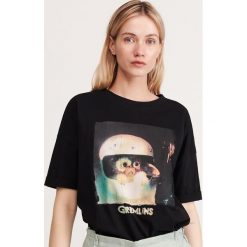 T-shirt Gremlins - Czarny. Czarne t-shirty damskie Reserved, s, bez wzorów, bez kołnierzyka. Za 39,99 zł.