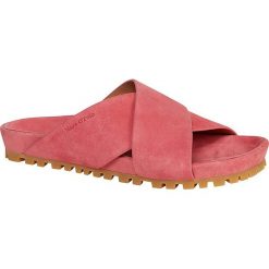 Skórzane klapki w kolorze jasnoczerwonym. Klapki damskie Marc O'Polo Shoes. W wyprzedaży za 199,95 zł.