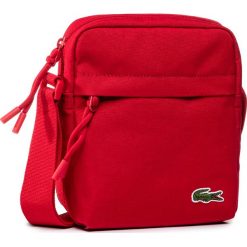 Saszetka LACOSTE - Vertical Camera Bag NH2102NE Tango Red. Czerwone torby męskie skórzane Lacoste, bez wzorów, z materiału, młodzieżowe. W wyprzedaży za 209,00 zł.