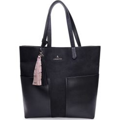 L'Atelier du Sac torebka damska Cristal 9168 czarna z pashmina. Czarne torebki klasyczne damskie L'Atelier du Sac, z aplikacjami, zdobione, bez dodatków. Za 429,00 zł.