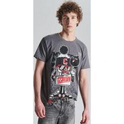 Jeansowe szorty comfort - Jasny szary. Szare spodenki i szorty męskie Cropp, m, bez wzorów, z jeansu. Za 119,99 zł.