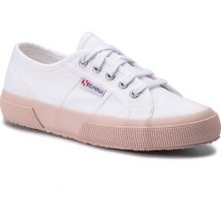 Tenisówki SUPERGA - 2750 Cotu Classic S000010 White/Pink Skin J81. Białe półbuty damskie Superga, bez wzorów, z gumy, bez zapięcia. W wyprzedaży za 189,00 zł.