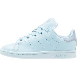 Adidas Originals STAN SMITH Tenisówki i Trampki ice blue/tactile blue. Niebieskie trampki dziewczęce adidas Originals, ze skóry ekologicznej. W wyprzedaży za 171,75 zł.