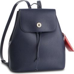 Plecak TOMMY HILFIGER - Charming Tommy Backpack AW0AW06457 413. Niebieskie plecaki damskie TOMMY HILFIGER, bez wzorów, ze skóry ekologicznej, eleganckie, bez dodatków. W wyprzedaży za 419,00 zł.
