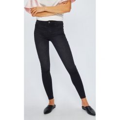 Jacqueline de Yong - Jeansy Ella. Szare jeansy damskie Jacqueline de Yong, s, bez wzorów, z elastanu. W wyprzedaży za 59,90 zł.