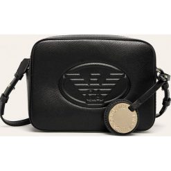 Emporio Armani - Torebka. Czarne listonoszki damskie Emporio Armani, w paski, z poliesteru, na ramię, małe, bez dodatków. Za 799,90 zł.