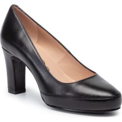 Półbuty UNISA - Numar Classic F19 Na Black Na. Czarne półbuty damskie Unisa, bez wzorów, ze skóry, eleganckie, bez obcasa, na obcasie, bez zapięcia. W wyprzedaży za 329,00 zł.