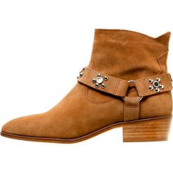 Botki damskie lity: Rebecca Minkoff STELLA STUDS Botki kowbojki i motocyklowe cognac