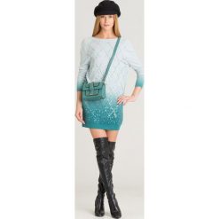 SUKIENKA ELISABETTA FRANCHI. Zielone sukienki damskie Elisabetta Franchi, na co dzień, z aplikacjami, z wełny, z okrągłym kołnierzem, bez rękawów, mini, proste. Za 1099,50 zł.