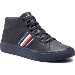 Sneakersy TOMMY HILFIGER - Corporate Leather Mid Sneaker FM0FM01942 Midnight 403. Niebieskie sneakersy męskie TOMMY HILFIGER, na co dzień, bez wzorów, ze skóry ekologicznej, klasyczne, bez zapięcia. Za 549,00 zł.