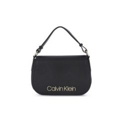 Teczki Calvin Klein Jeans DRESSED UO SATCHEL. Czarne aktówki damskie Calvin Klein Jeans, bez wzorów, z jeansu, bez dodatków. Za 645,54 zł.