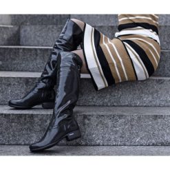 Kozaki za kolano - skóra naturalna - model 128 - kolor czarny błyszczący. Czarne kozaki damskie Zapato, na zimę, z jeansu, eleganckie, na wysokim obcasie. W wyprzedaży za 262,50 zł.