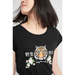 T-shirty damskie: T-shirt z nadrukiem