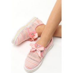 Różowe Espadryle Americanos. Różowe espadryle damskie marki Born2be, ze skóry, na niskim obcasie, na platformie. Za 59,99 zł.