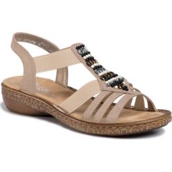 Sandały RIEKER - 62851-60A Beige. Brązowe klapki damskie Rieker, z aplikacjami, ze skóry ekologicznej, bez obcasa, na obcasie. Za 239,99 zł.