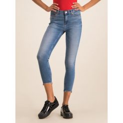 Jeansy Skinny Fit Tommy Jeans Nora DW0DW07512. Niebieskie jeansy damskie Tommy Jeans. W wyprzedaży za 339,00 zł.