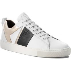 Sneakersy VERSACE COLLECTION - V900714 VM00392 V858 Bianco/Nero/Oro. Białe sneakersy męskie marki Versace Collection, bez zapięcia. W wyprzedaży za 909,00 zł.